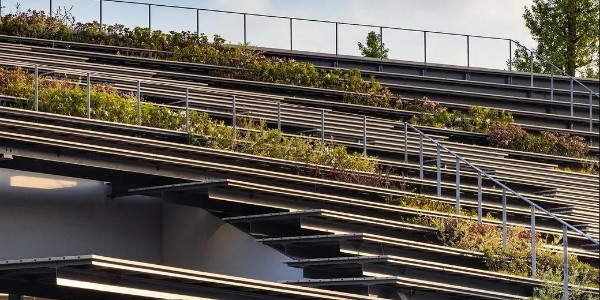 隈研吾新作 | 校園中的“綠色山丘”