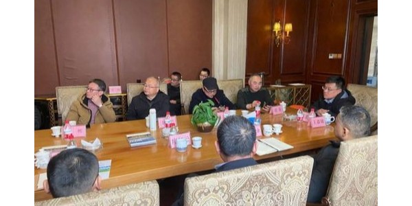 成都新農(nóng)村建設(shè)服務(wù)業(yè)發(fā)展論壇交流會(huì)成功舉辦！胡林副會(huì)長(zhǎng)的專題分享與蔣美榮會(huì)長(zhǎng)總結(jié)！