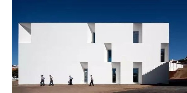 建筑如此干凈，撇你一眼無憾