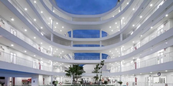 極簡現(xiàn)代學(xué)校設(shè)計(jì)—— 從幼兒園到高中