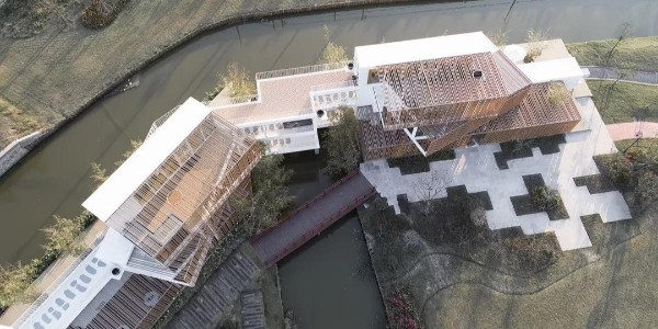 他設(shè)計(jì)的集裝箱改造房，虛實(shí)之間太好了。